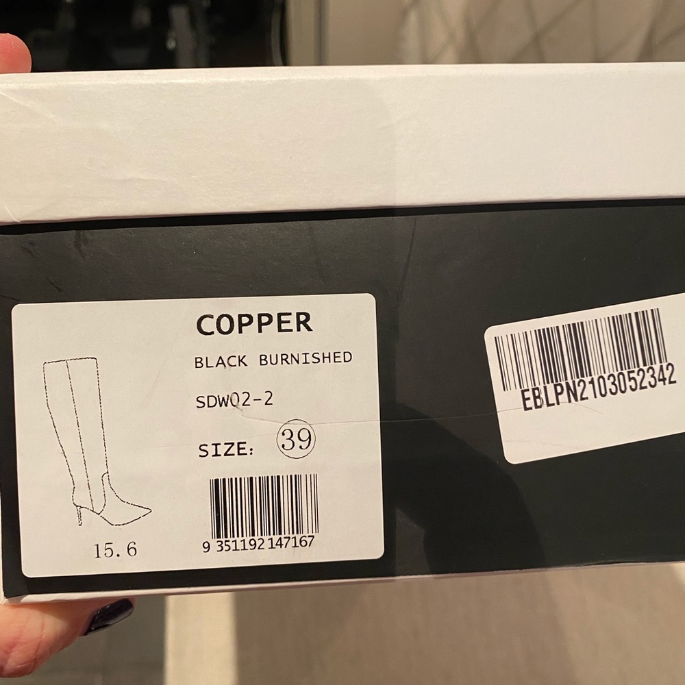 Never Worn**** Alias Mae knee high boots